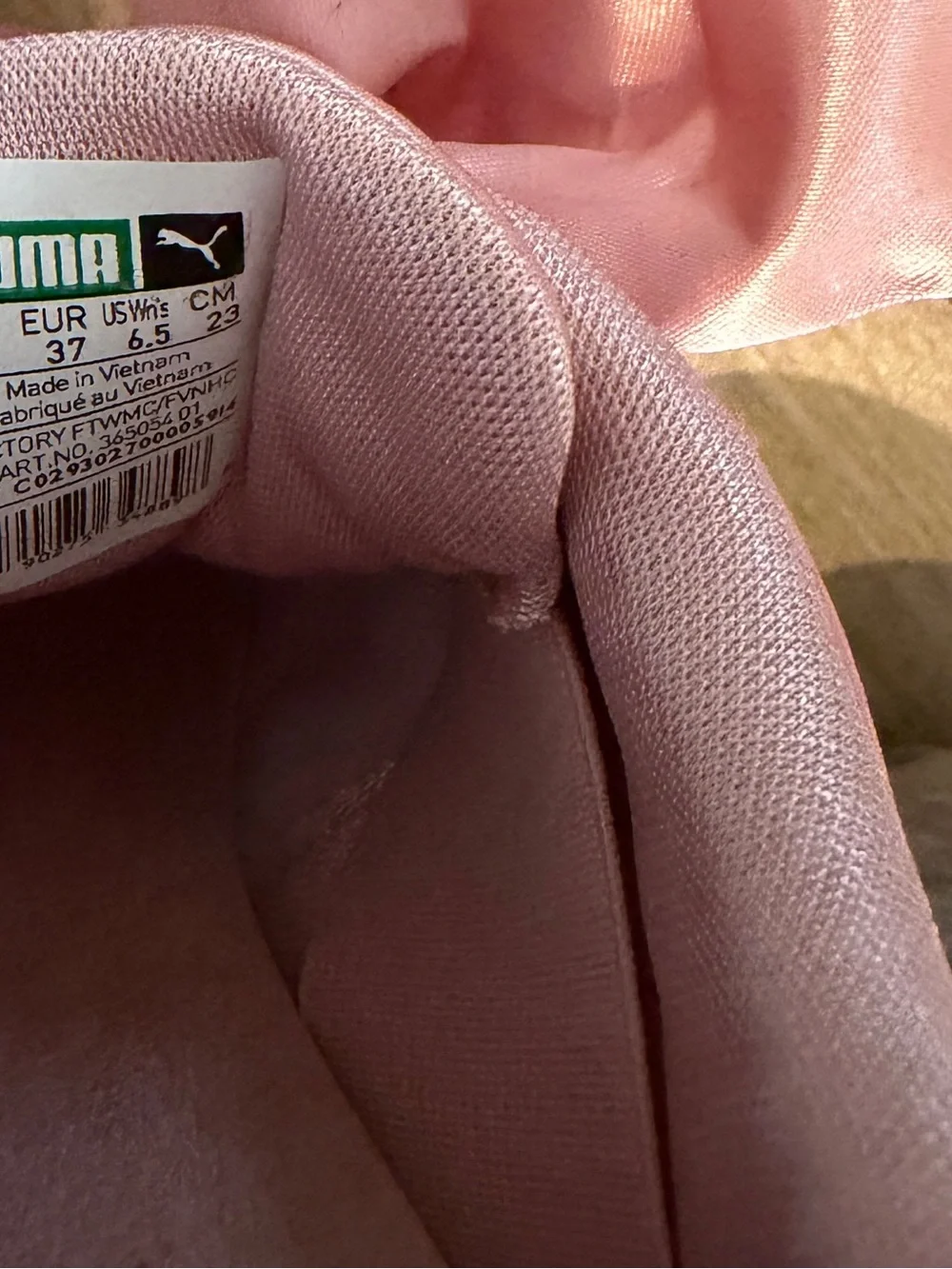 FENTY x PUMA Rihanna Bow Satin Sneakers Pink 6.5